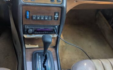 Mercedes-benz-300cd-diesel-1983-blue-17