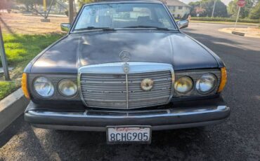 Mercedes-benz-300cd-diesel-1983-blue-5