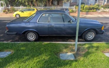 Mercedes-benz-300cd-diesel-1983-blue-7