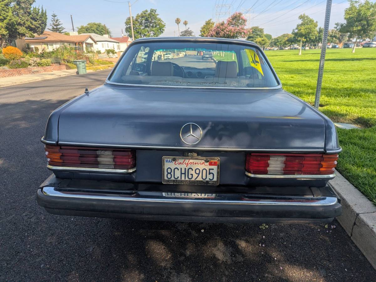 Mercedes-benz-300cd-diesel-1983-blue-9