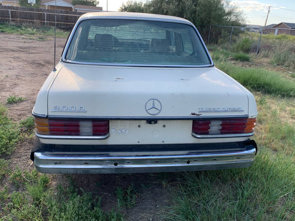 Mercedes-benz-300d-diesel-1982-brown-4