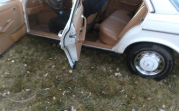 Mercedes-benz-300d-diesel-1982-white-5