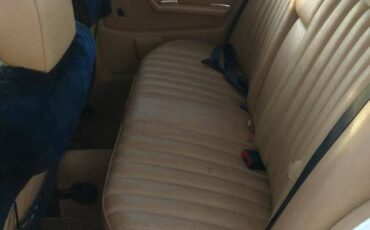 Mercedes-benz-300d-diesel-1982-white-6