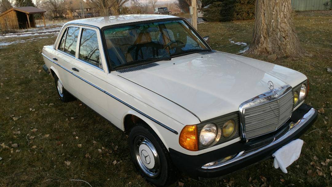 Mercedes-benz-300d-diesel-1982-white