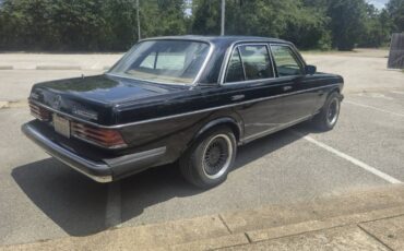 Mercedes-benz-300d-diesel-1983-black-3