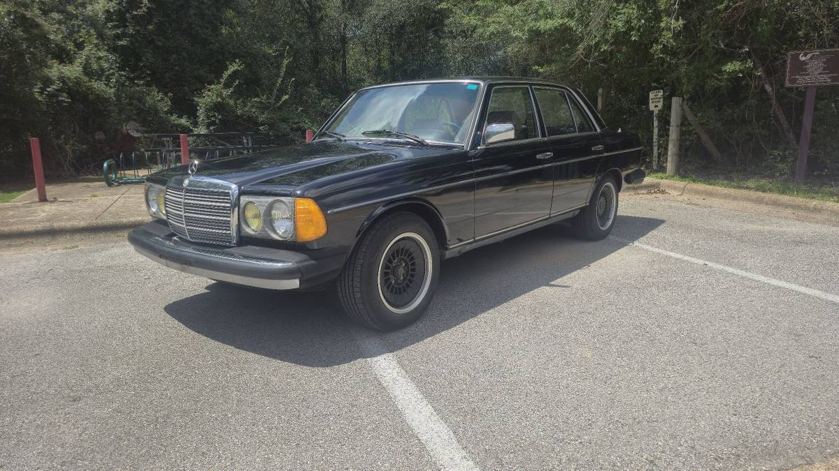 Mercedes-benz-300d-diesel-1983-black