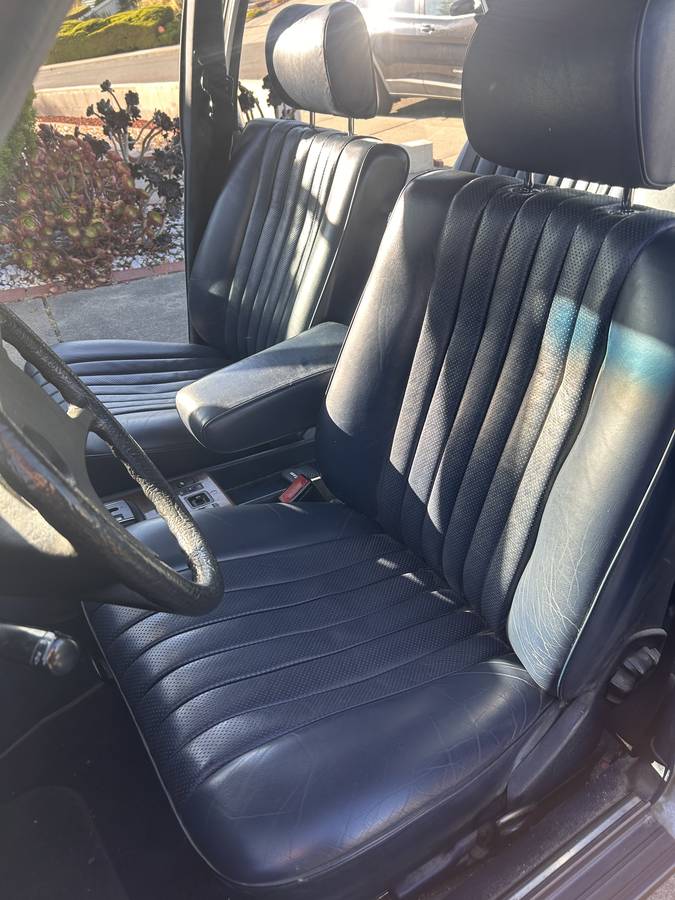 Mercedes-benz-300d-diesel-1983-blue-11