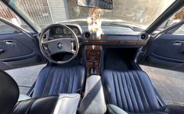 Mercedes-benz-300d-diesel-1983-blue-12
