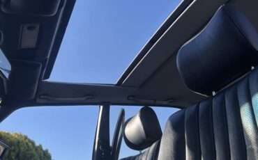 Mercedes-benz-300d-diesel-1983-blue-14