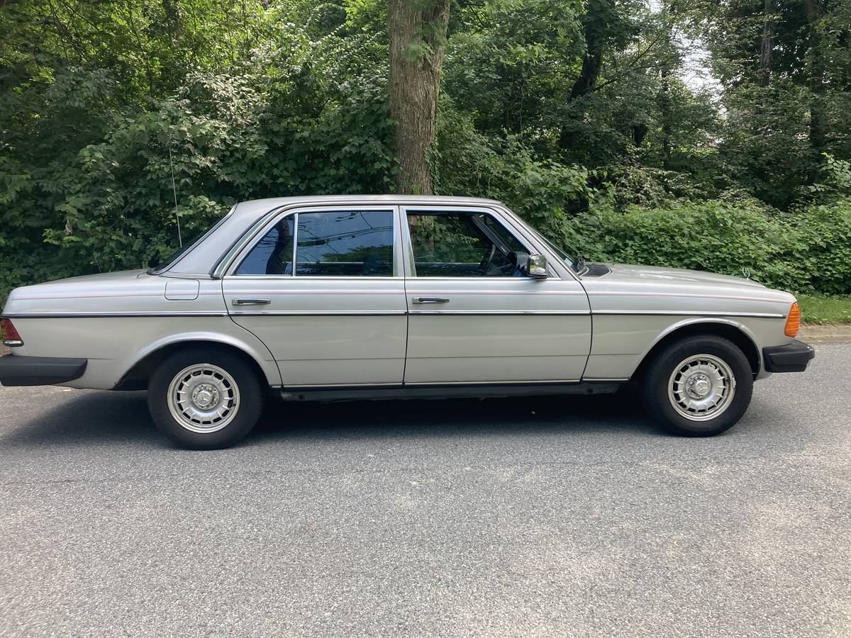 Mercedes-benz-300d-diesel-1984-3