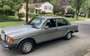 Mercedes-benz-300d-diesel-1984