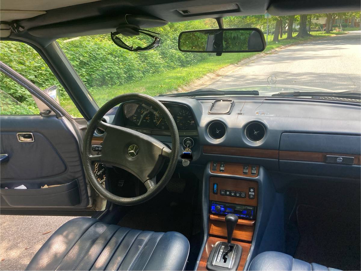 Mercedes-benz-300d-diesel-1984-6