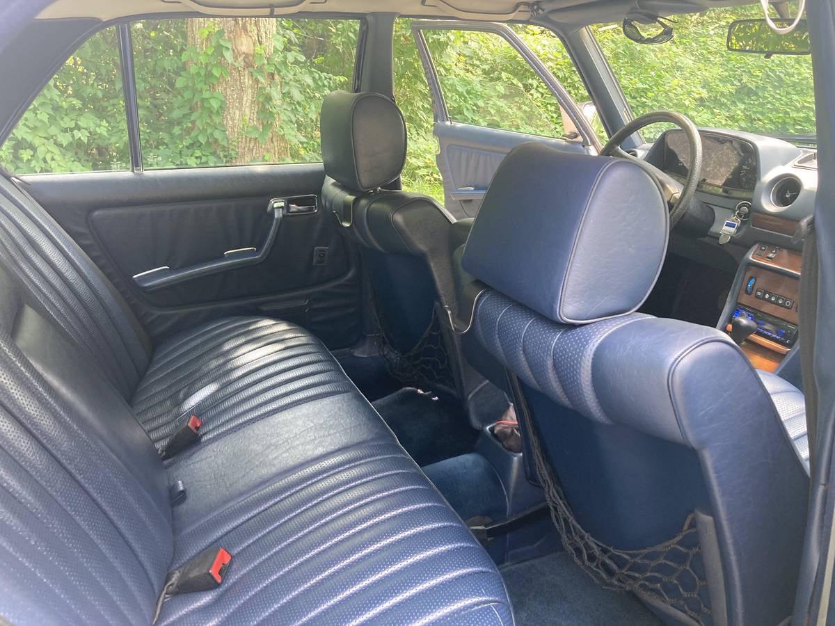 Mercedes-benz-300d-diesel-1984-8