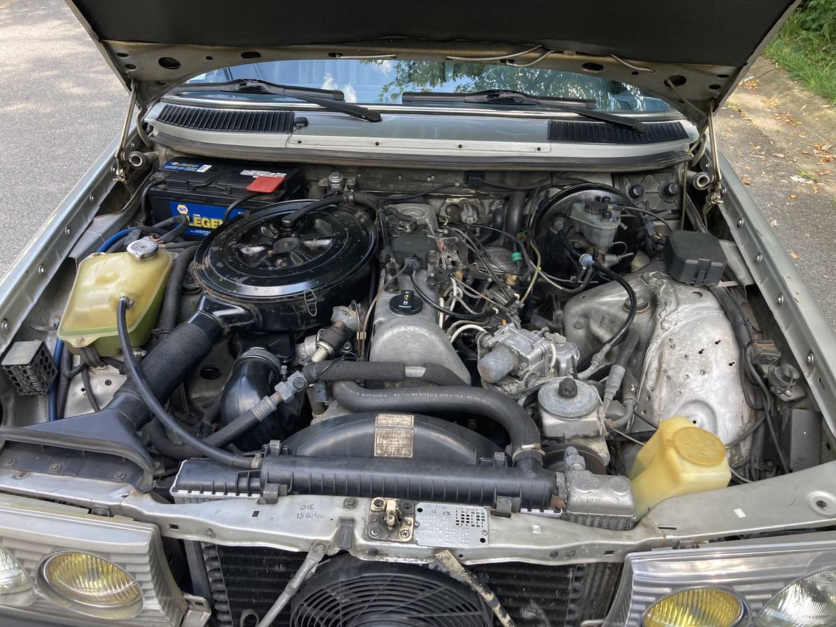 Mercedes-benz-300d-diesel-1984-9