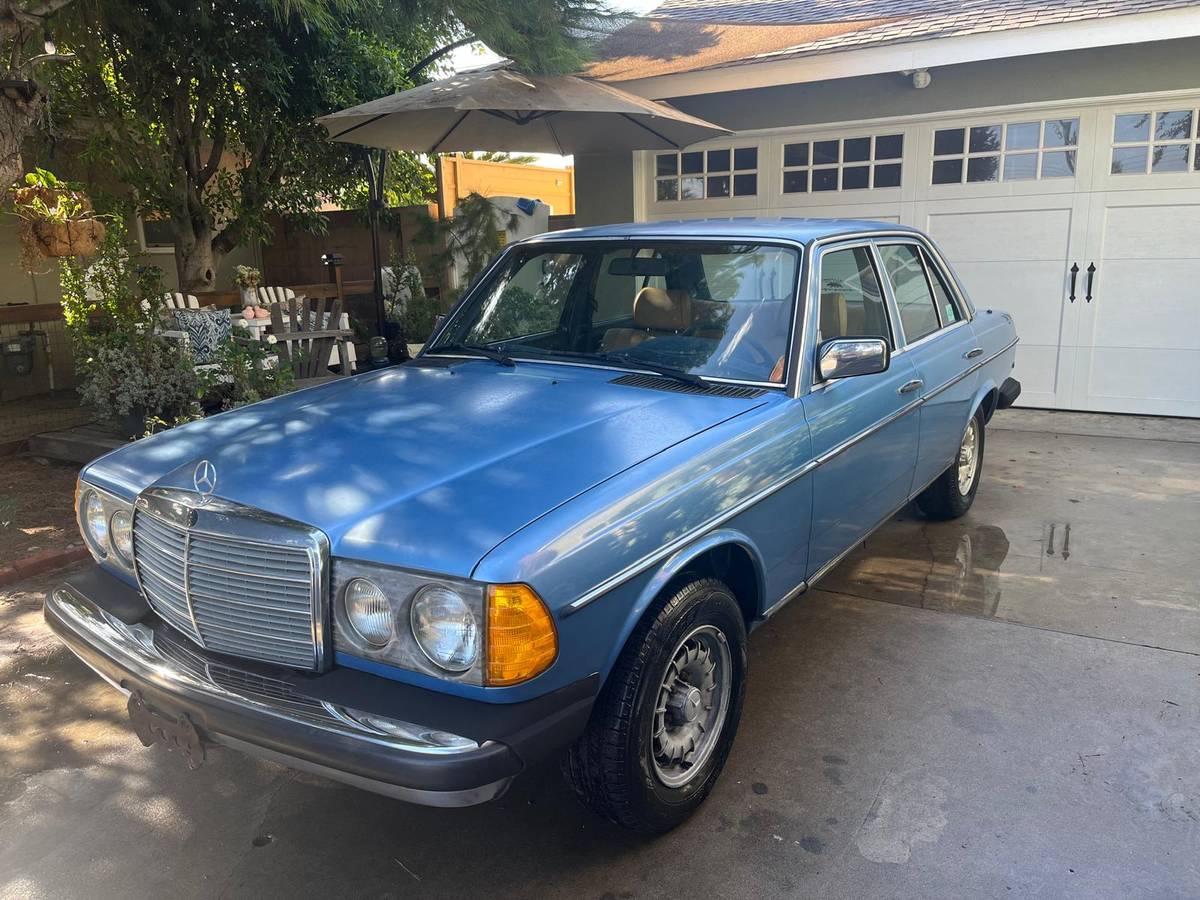 Mercedes-benz-300d-diesel-1984-blue-1