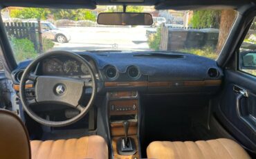 Mercedes-benz-300d-diesel-1984-blue-12