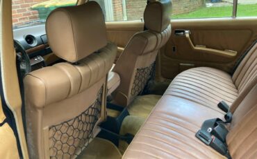 Mercedes-benz-300d-diesel-1984-blue-13