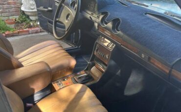 Mercedes-benz-300d-diesel-1984-blue-14