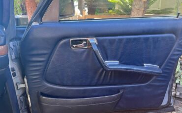 Mercedes-benz-300d-diesel-1984-blue-15