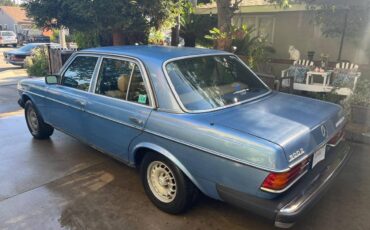 Mercedes-benz-300d-diesel-1984-blue-4