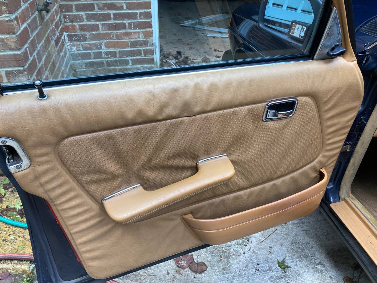 Mercedes-benz-300d-diesel-1984-blue-7