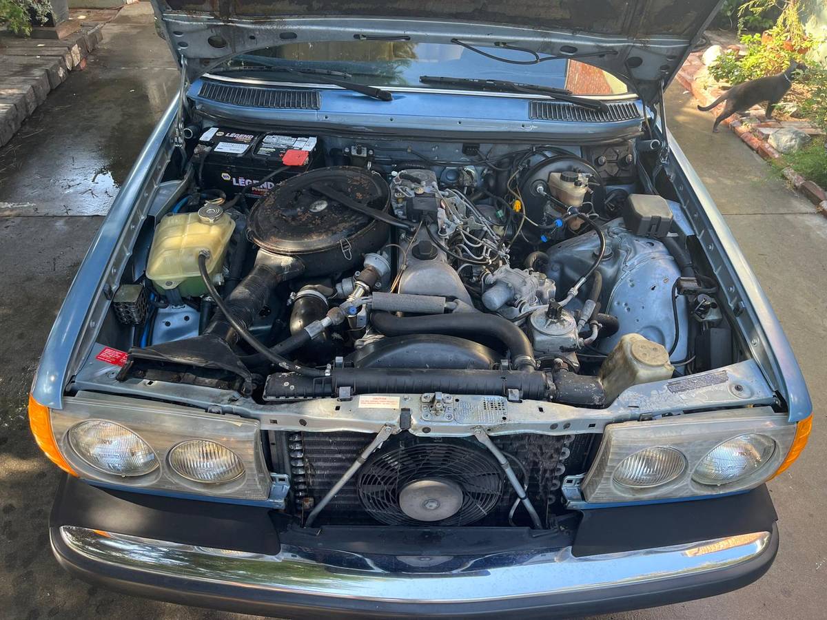Mercedes-benz-300d-diesel-1984-blue-8