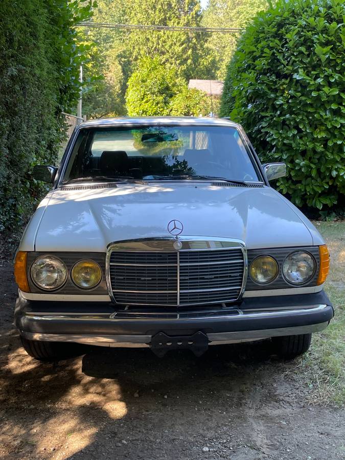 Mercedes-benz-300d-diesel-1984-white-1