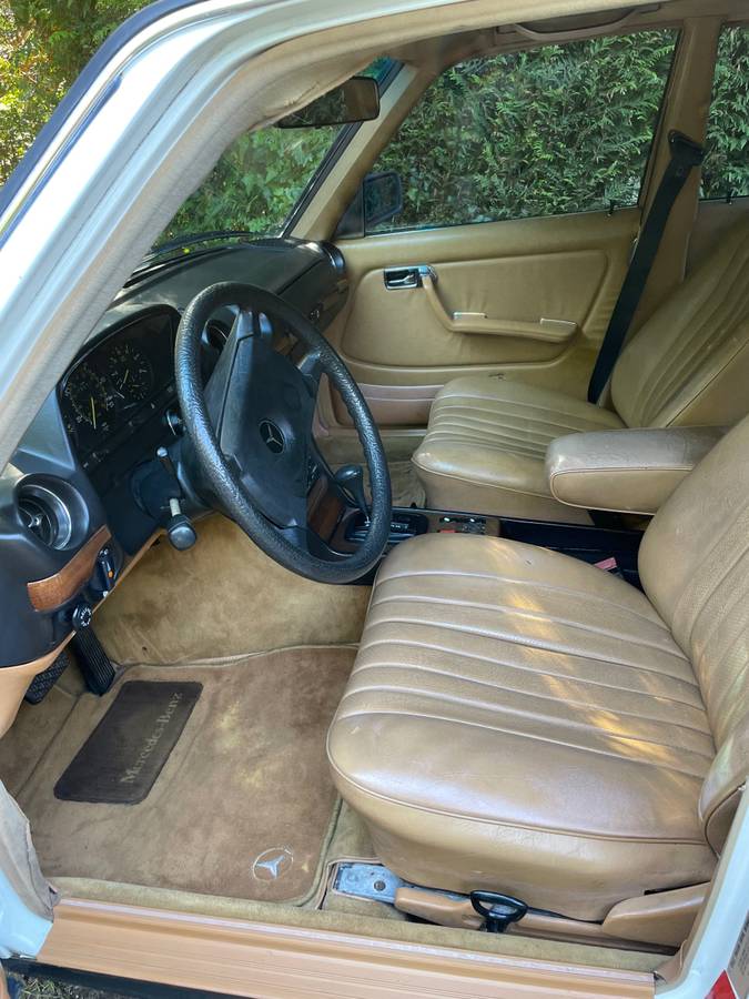 Mercedes-benz-300d-diesel-1984-white-5