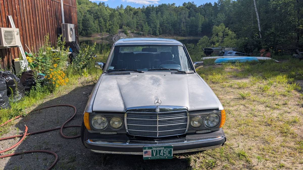 Mercedes-benz-300d-diesel-1985-silver-1