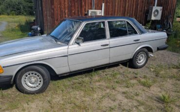 Mercedes-benz-300d-diesel-1985-silver