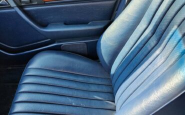 Mercedes-benz-300d-diesel-1993-white-11