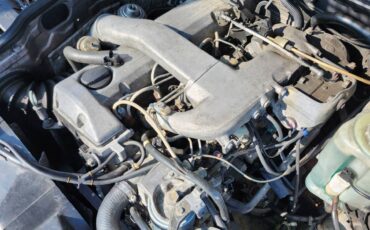 Mercedes-benz-300d-diesel-1993-white-12