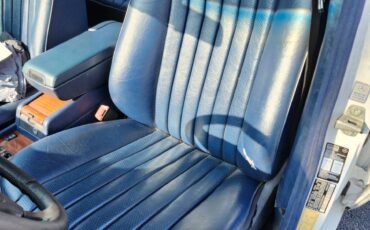 Mercedes-benz-300d-diesel-1993-white-14