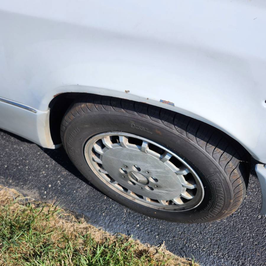 Mercedes-benz-300d-diesel-1993-white-16
