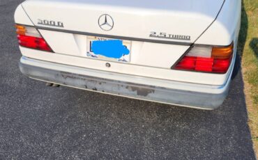 Mercedes-benz-300d-diesel-1993-white-3