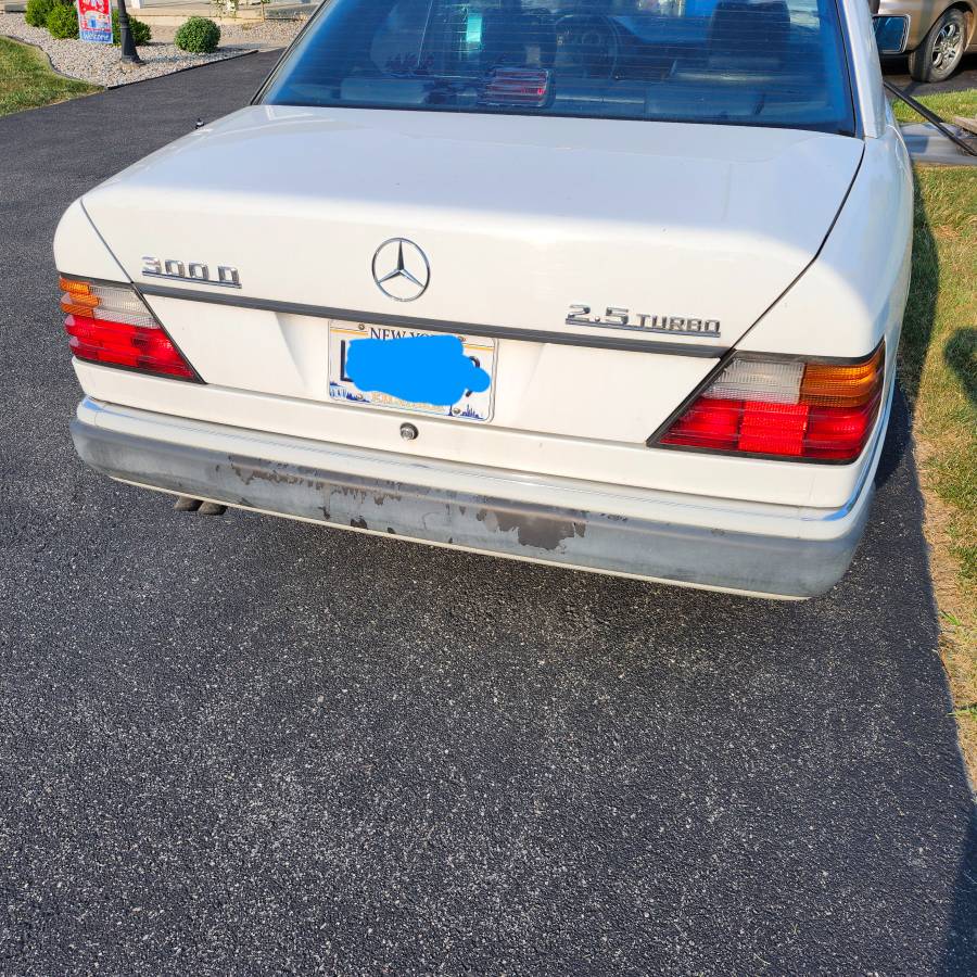 Mercedes-benz-300d-diesel-1993-white-3