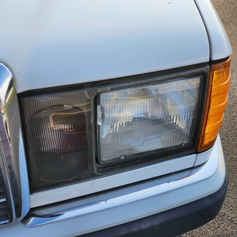 Mercedes-benz-300d-diesel-1993-white-6