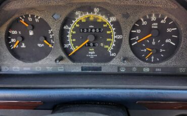 Mercedes-benz-300d-diesel-1993-white-7
