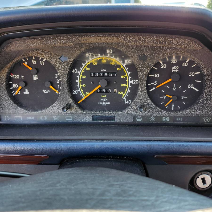 Mercedes-benz-300d-diesel-1993-white-7