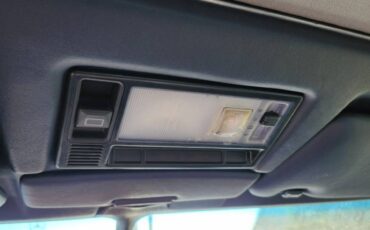 Mercedes-benz-300d-diesel-1993-white-9