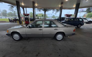 Mercedes-benz-300e-1990-brown