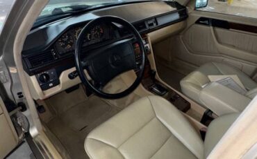 Mercedes-benz-300e-1990-brown-6