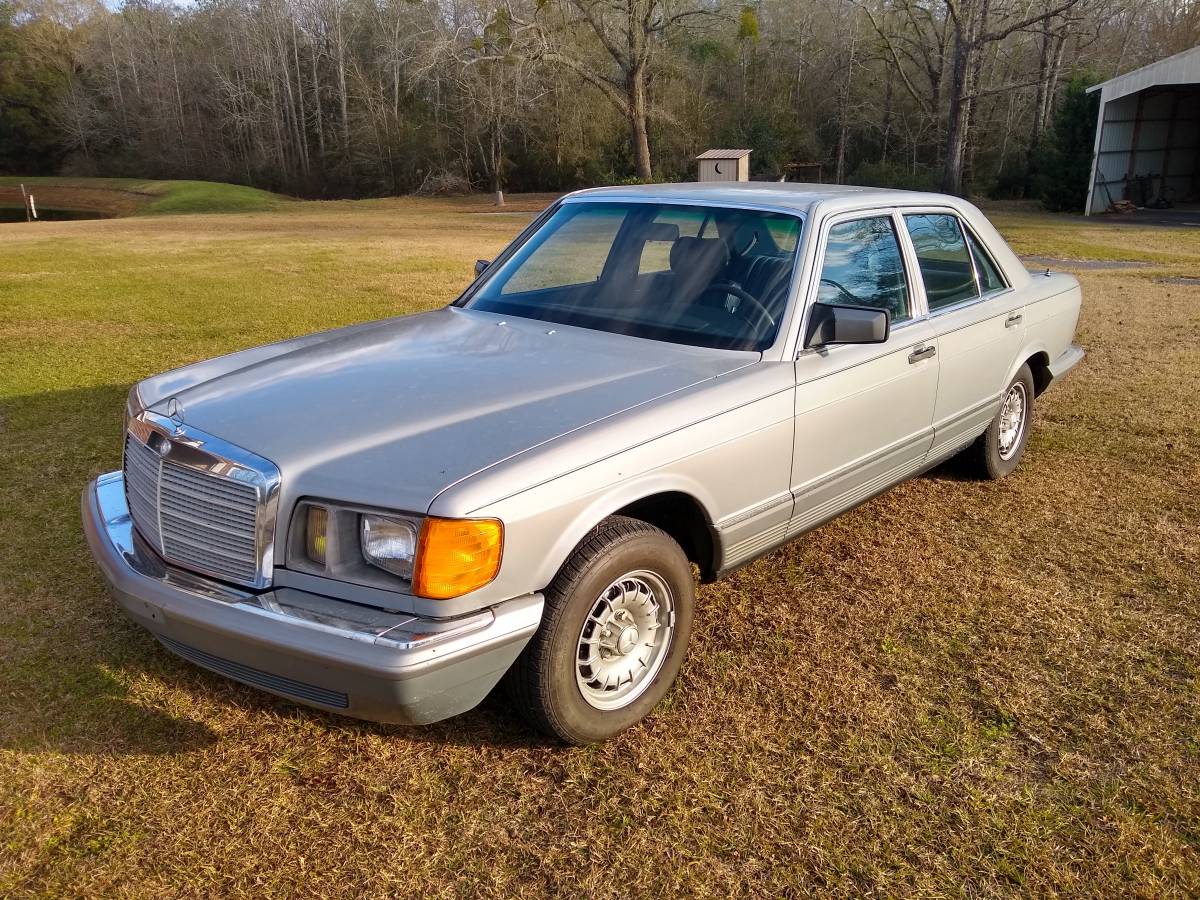 Mercedes-benz-300sd-diesel-1982-silver