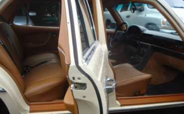 Mercedes-benz-300sd-turbo-diesel-1980-17