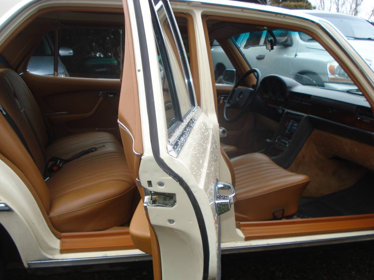 Mercedes-benz-300sd-turbo-diesel-1980-17