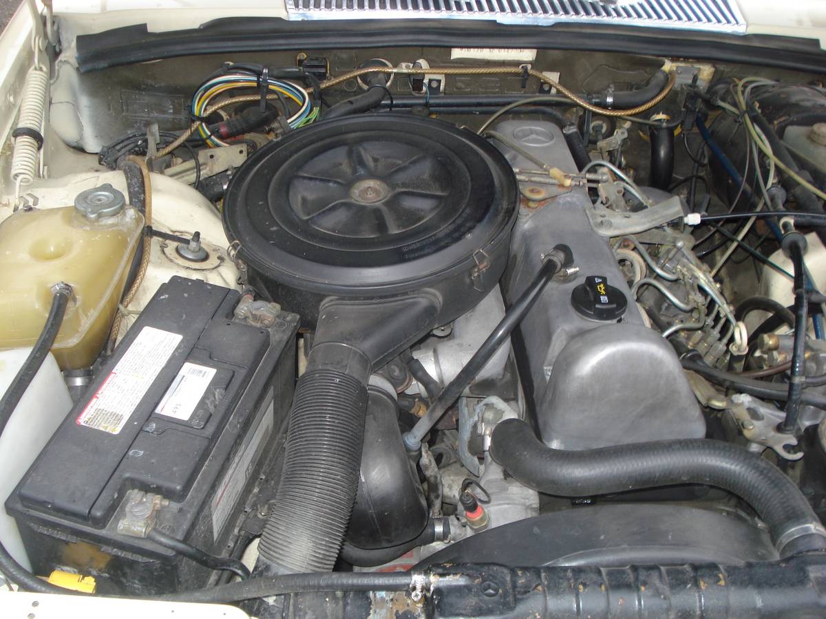 Mercedes-benz-300sd-turbo-diesel-1980-21