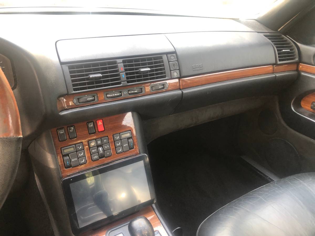Mercedes-benz-300se-1993-white-1