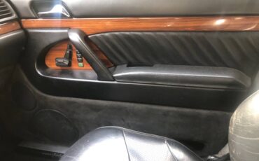 Mercedes-benz-300se-1993-white-2