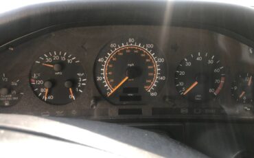Mercedes-benz-300se-1993-white-7