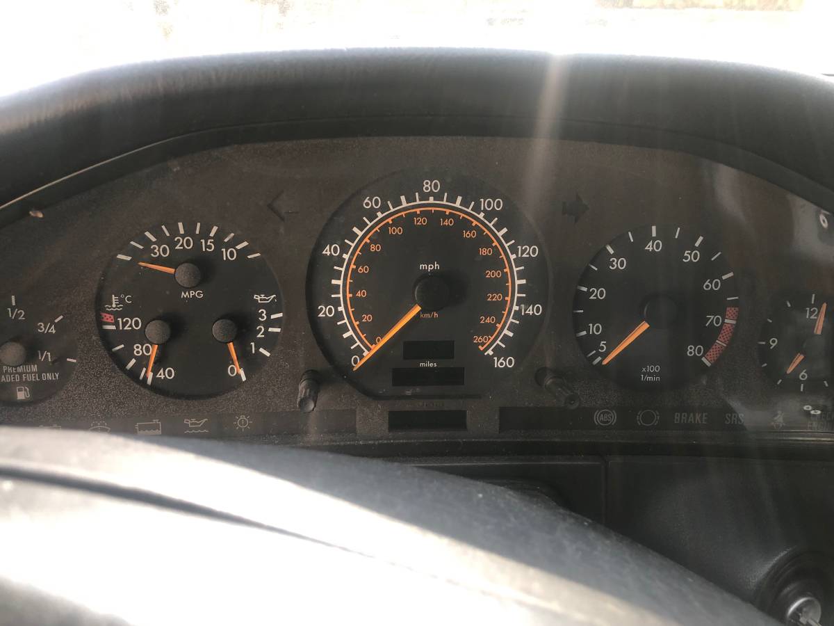 Mercedes-benz-300se-1993-white-7